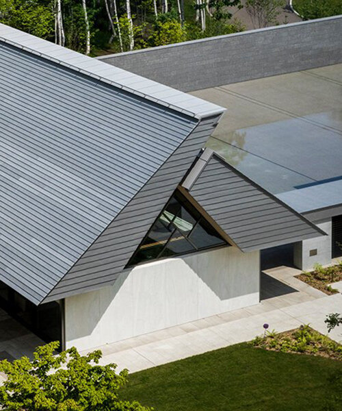 NIKKEN SIKKEI tops its chapel in japan with a floating fragmented roof